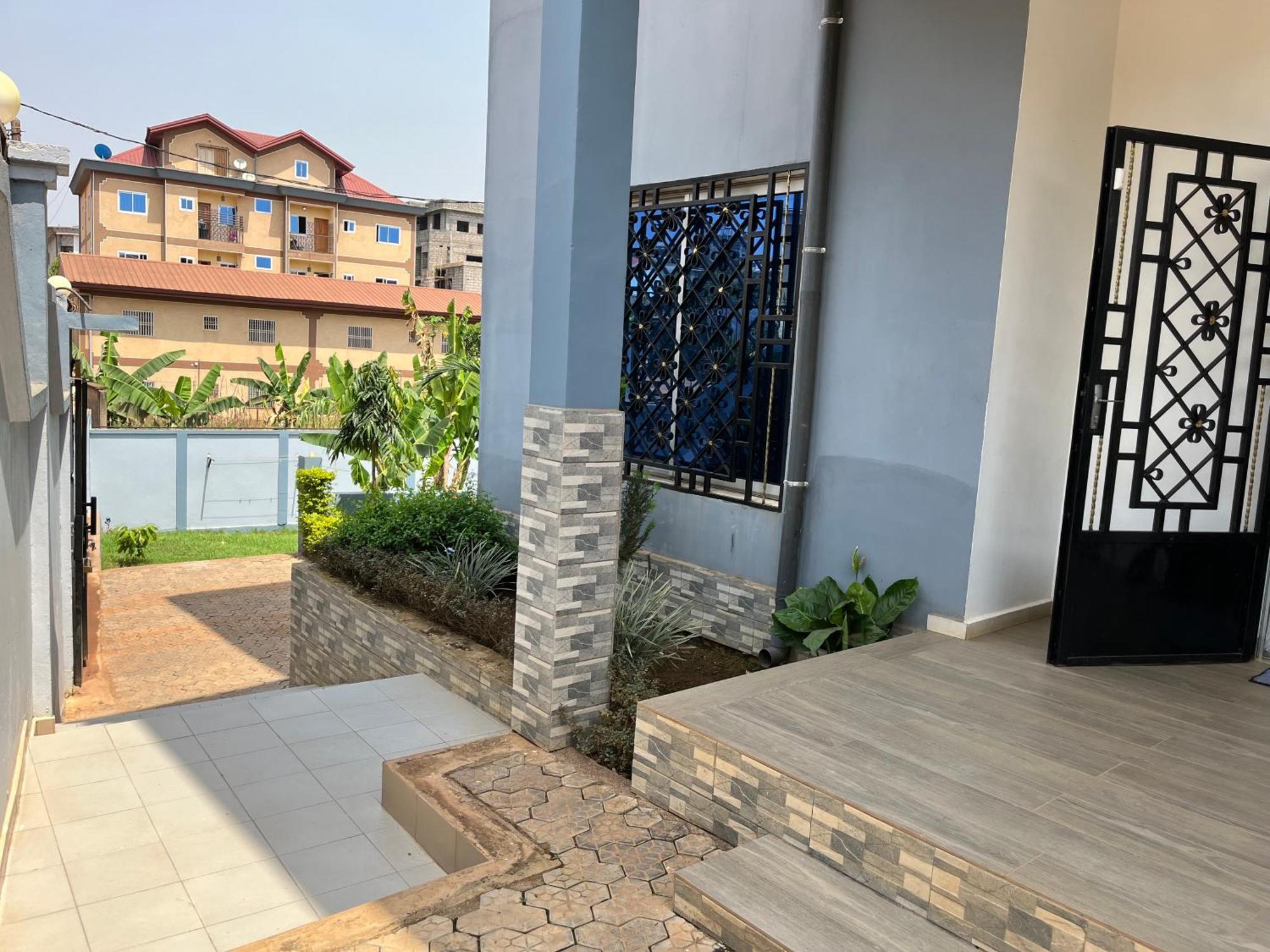 Afan Yaounde Lodge Exterior photo